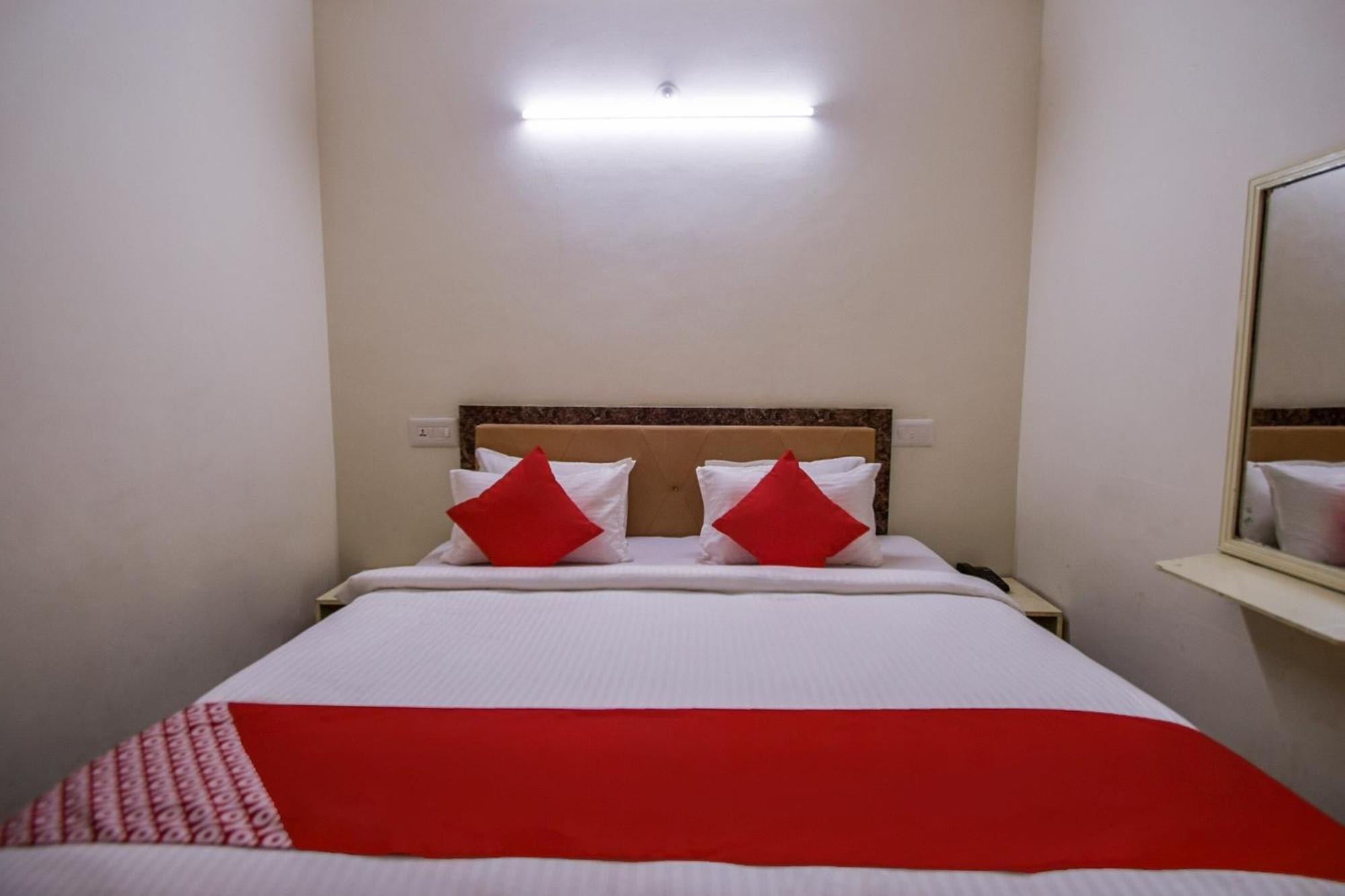 Hotel O Seema อุเดเปอร์ ภายนอก รูปภาพ